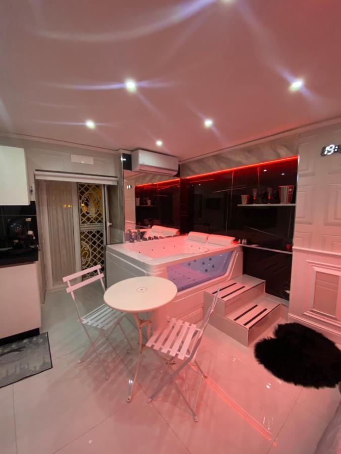 Samm B&B Porta San Gennaro 나폴리 외부 사진